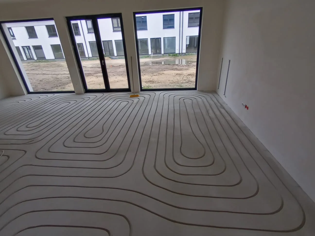 Frezowanie pod ogrzewanie podłogowe Warszawa Ursynów – 80 m², przygotowanie zaprawy wypełniającej
