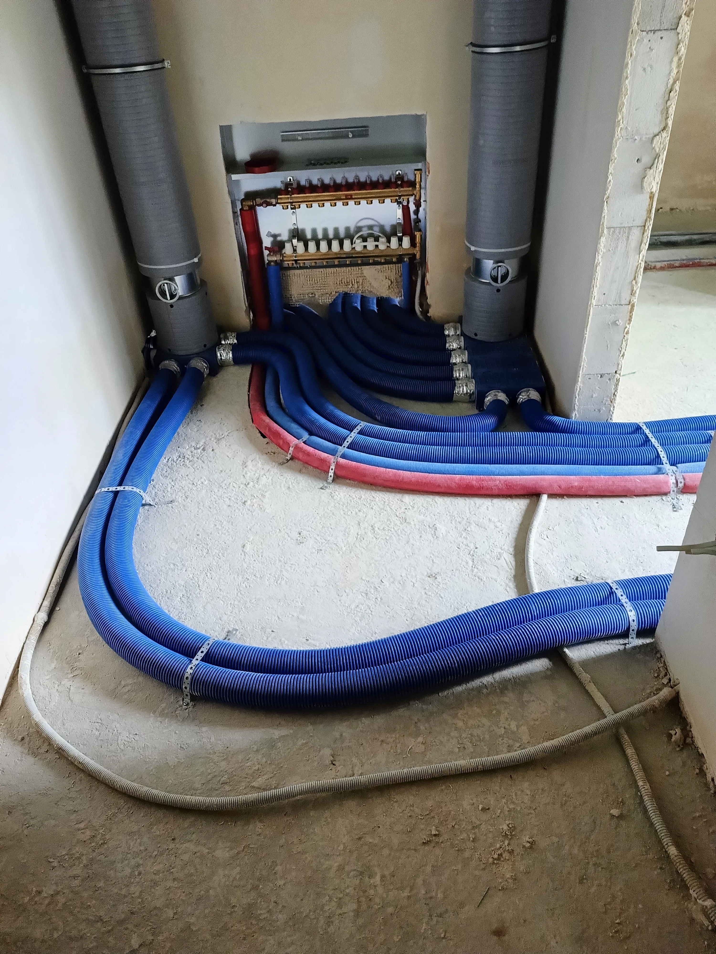 Montaż rekuperacji ThesslaGreen AirPack Home 500v Energy Konstancin-Jeziorna – rozprowadzanie kanałów
